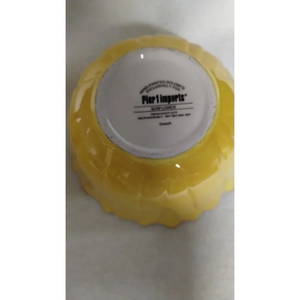 Pier 1 Imports Sunflower Shaped Ceramic‎ Bowls Set Of 2 Yellow & Brown